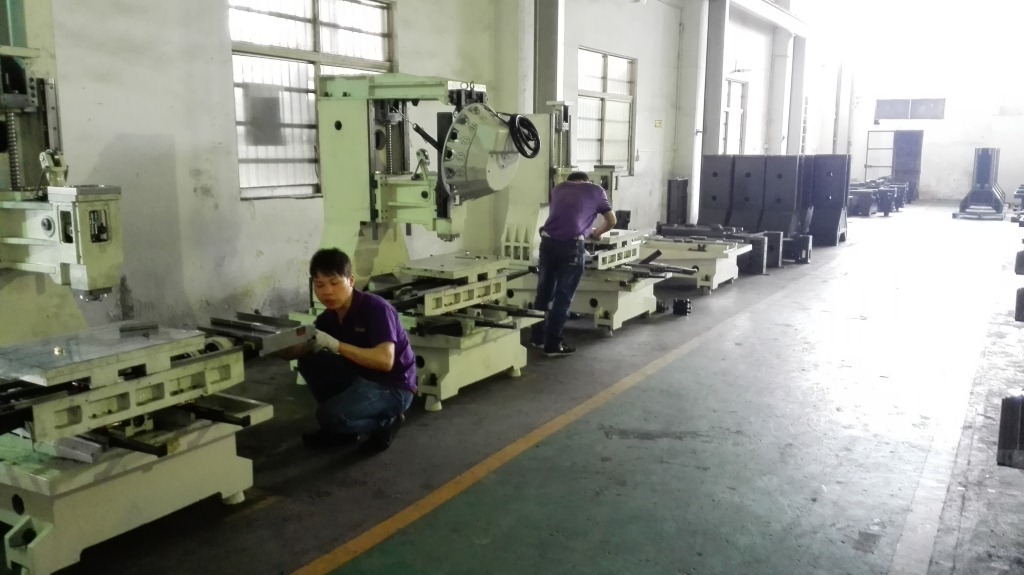 【立式加工中心、加工中心光机模具,金属配件等,艾普升值得信赖!】价格,厂家,图片,加工中心,东莞市艾普升数控机械-